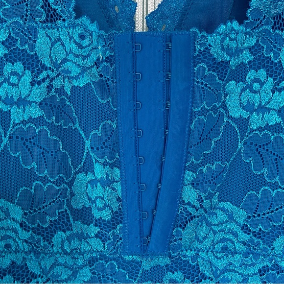 Marciano Beaded Lace Dress NWOT - Picture 6 of 17